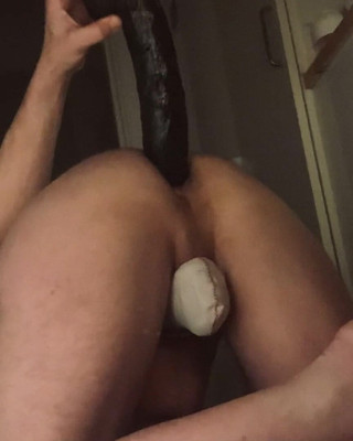 My cursed hole: Dildo besar