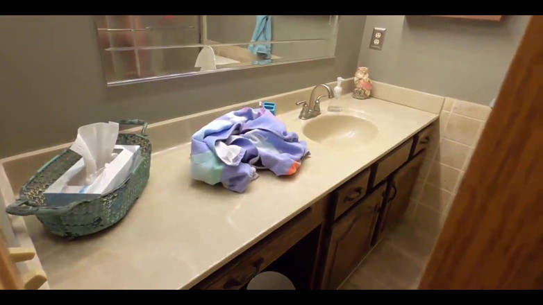 ScarlettRavenXO: Stepdaughter Caught Watching Stepfather and Sucks His Dick with a...
