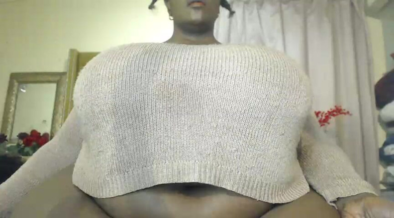 Legendary Booty Overdose: Une MILF BBW taquine sa robe