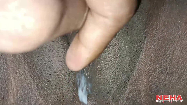 Neha: Une desi indienne se fait baiser sa chatte étroite, vidéo maison