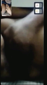 Sugarmamy a BF spolu masturbují na cam call
