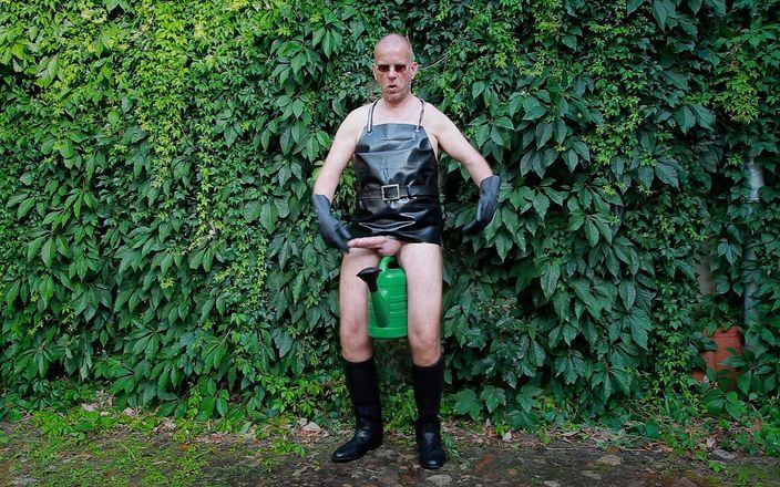 GERMANE_XL: Le jardinier excité du caoutchouc 19, jeu humide et éjaculations gratuites avec...