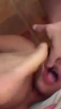 Această curvă obraznică numită Jasmine a avut o penetrare dublă incredibilă făcută de doi tipi pulosi