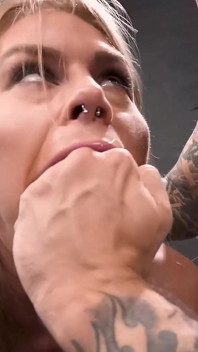 Zlata Shine, MILF À Gros Nichons, Est Accro Au Sexe Anal Avec Une Grosse Bite