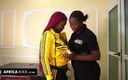 Africa-XXX: Nữ cảnh sát đang tìm kiếm niềm vui