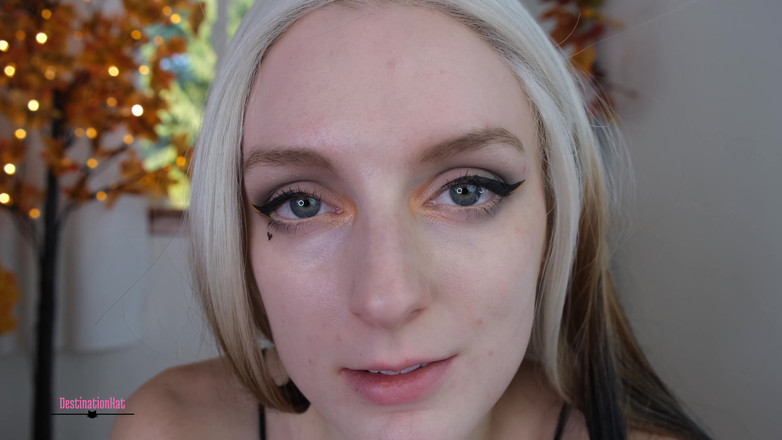 Destination Kat: Verehre meinen glänzenden hintern