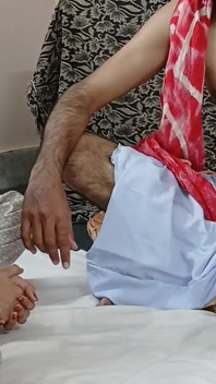 Mengongkek adik tiri kecil molek saya