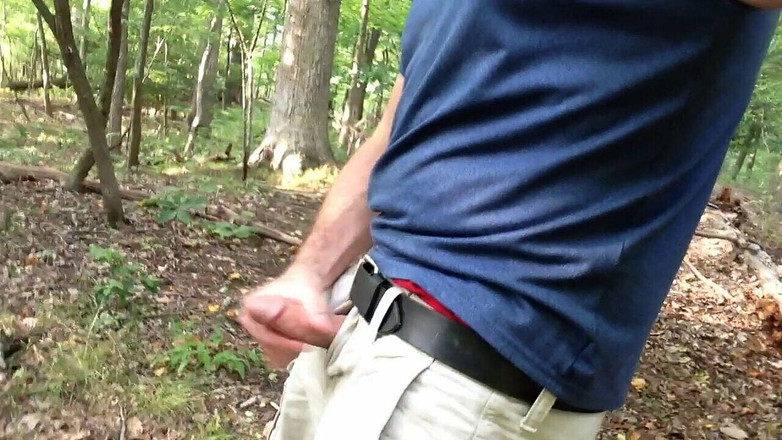 TJenner: Masturbare din nou în pădure