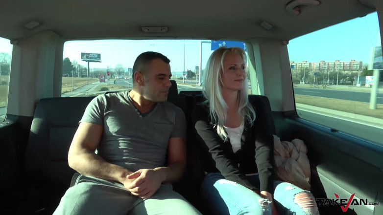 Take Van: Blonde mutter überzeugte kaum, mit geilem fremden zu kommen, der sie...