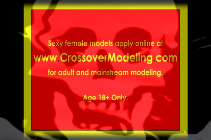 PussyTester: Jada Hedvábí kouří a prstí se