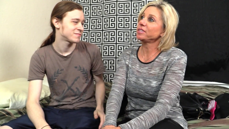Horny Household: I Only Want to Fuck You Stepmom!