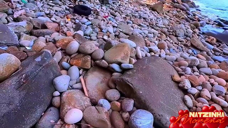 NatzinhaMorena: Fantasía En La Playa - Rubia Y Morena (pov)