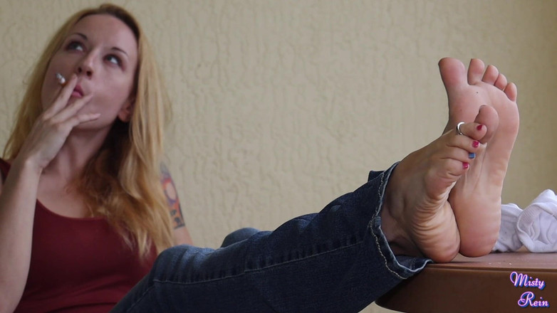 Themistyrein: Ignoriert dich beim rauchen