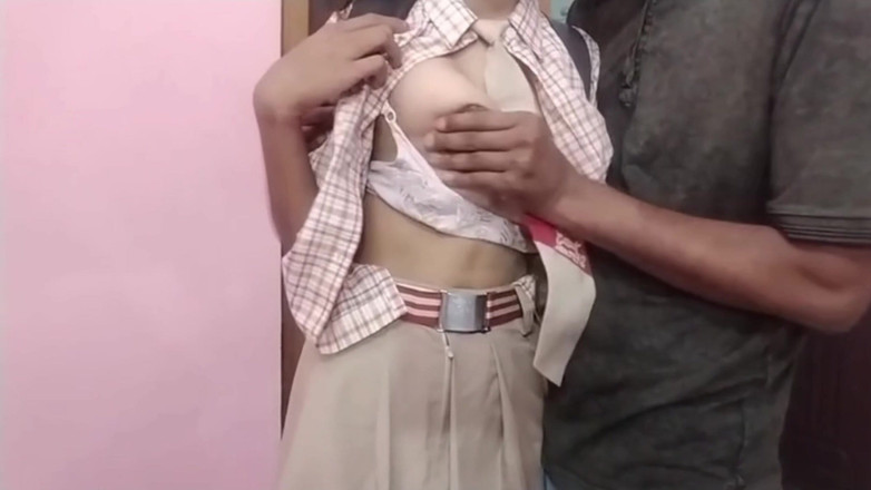 Rinki559: Awek desi kolej India mengongkek teman lelaki di rumah