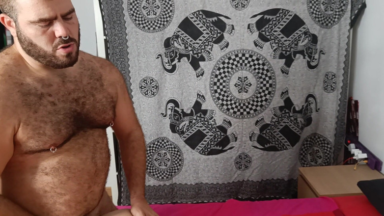 ScruffyStocky: Urs tatuat mănâncă fundul ăla adânc, îl însămânțează crud