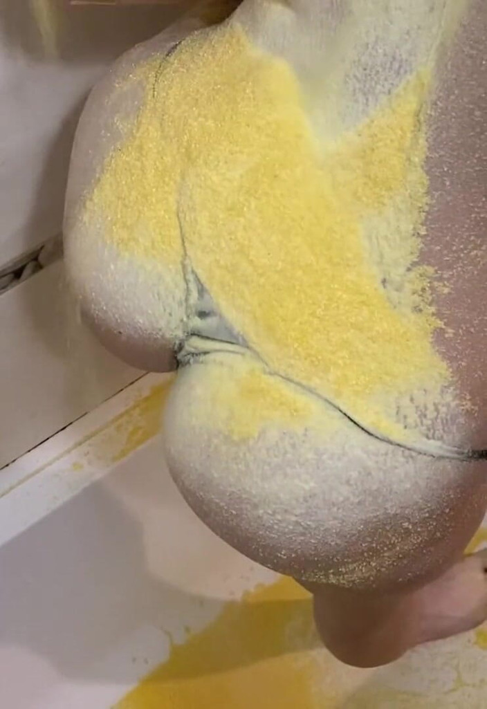 Monnycka: Skrubba för röv