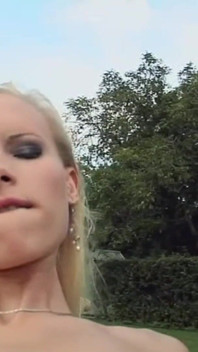 Euro babe blondine - pov buiten poesje