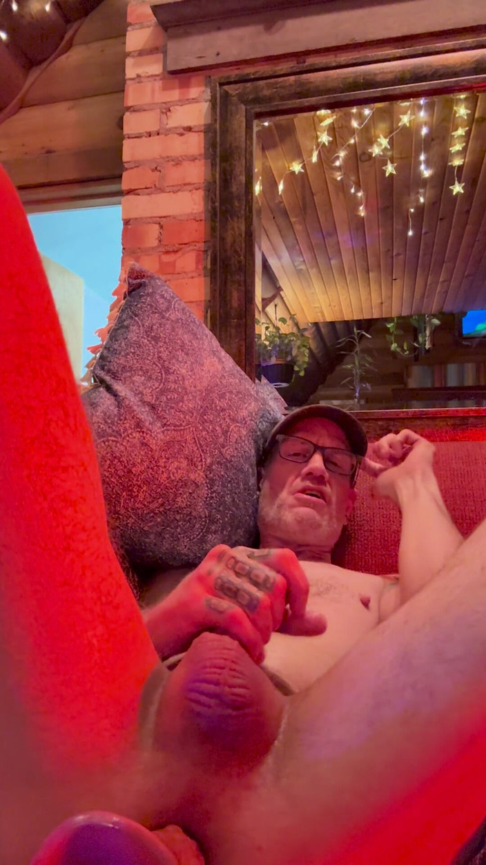 Douglas James: Solo Otter Masturbation Round 2