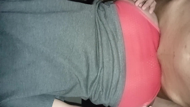 Famly sex: Chcę dostać mój tyłek kopnięty przez azjatycką dziewczynę.