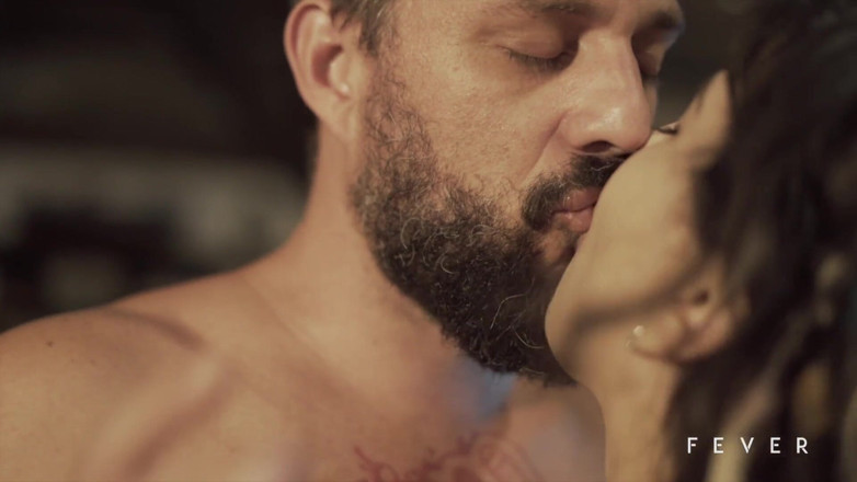 Fever Films: L'uomo più anziano si scopa una giovane ragazza terrificante