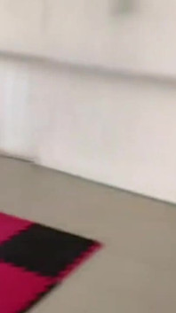 Rubia traviesa de la Academia chupando polla