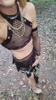 Eine schlampe in einem Groschen (29. juni 2025) Auf der suche nach schwänzen. Französische transvestite-Ausstellung vanessabitchx