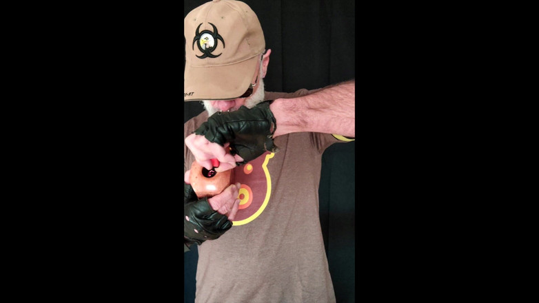 MusclesCigarsFFPig: Obrovský kouřící muž