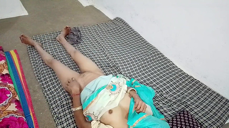 Amit yadav: 看到邻居嫂子洗澡