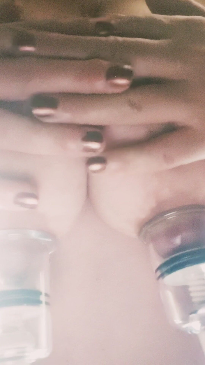 Lynettesub: ヒューカウの乳房の紹介