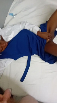 Colegiala De 18 años En Uniforme Follada En Perrito Por Viejo