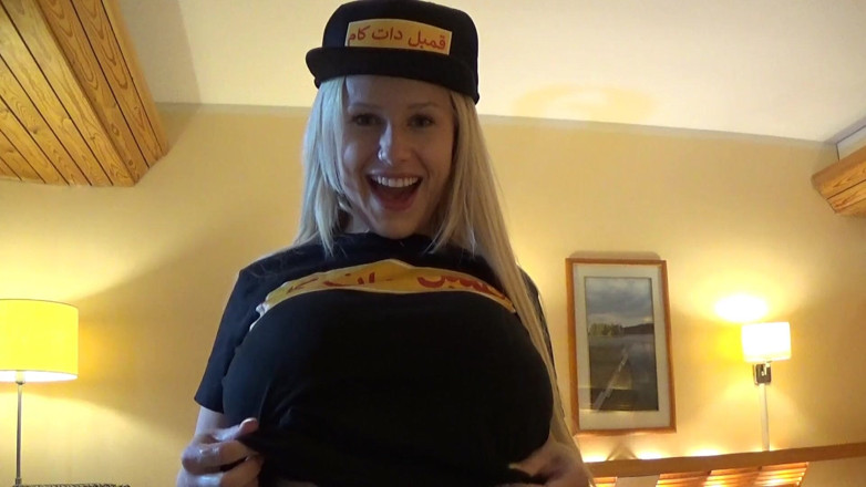 Amateur Homemade Porn: Stiefmoeder met grote borsten neukend, ze is zo geil