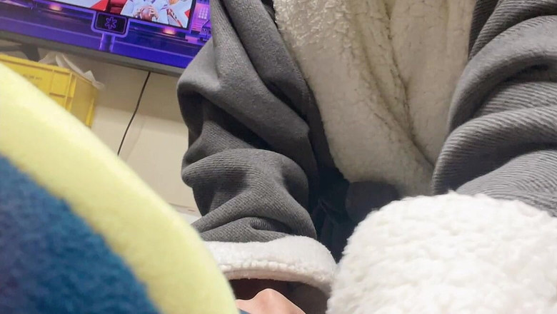 sweethanajapanese: Палець у пизду, потім вона йде зливати воду