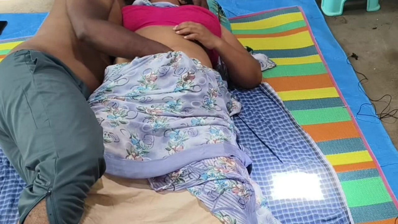 Indian IFS: Une belle-mère indienne se fait baiser par son beau-fils, partie 1