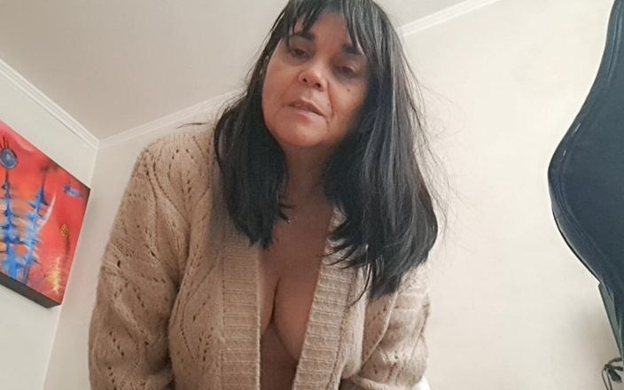 Mommy big hairy pussy: Coaching masturbatoire dans ma belle-mère espagnole, MILF