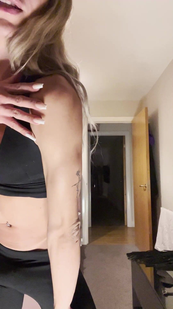 Paloma Veiga: Fit trans ženy si hrají s jejím ptákem