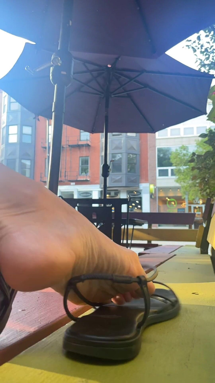 Dianna Davis: Sabah kahvesi parmaklar