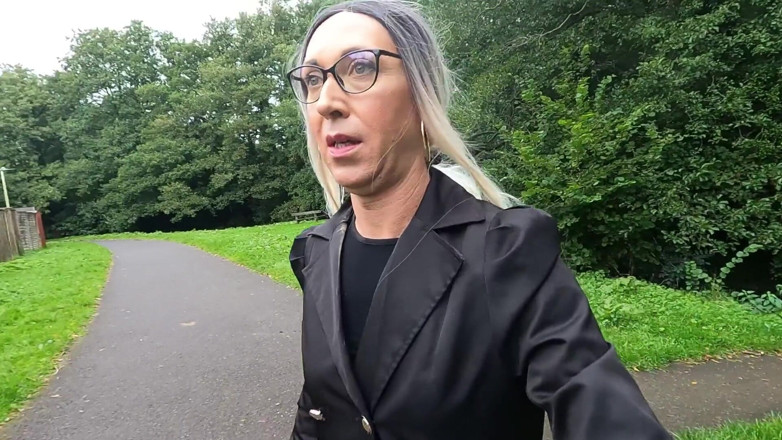 The Midnight Minx: Lokales waldland blankziehen