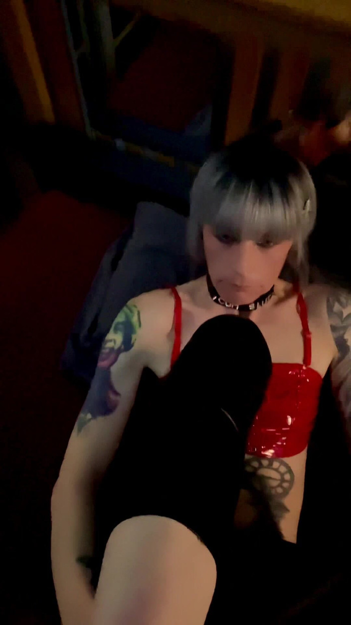 Skinnyminxx_xd: Nikki обожает секс (видео от первого лица)
