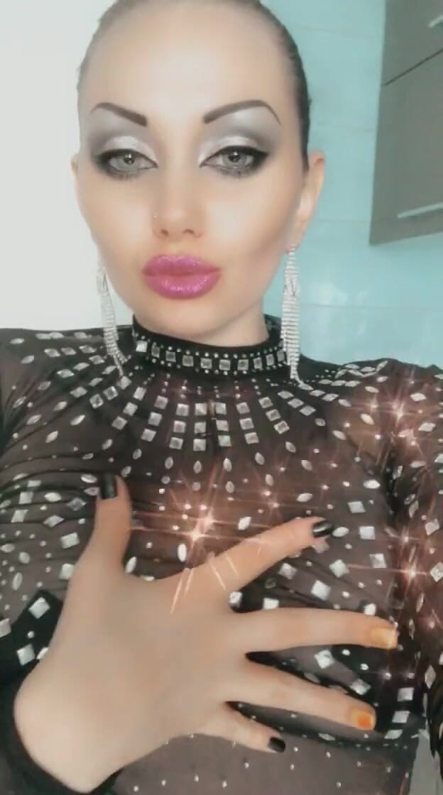 Goddess Misha Goldy part 1 (Goddess Misha Goldy)