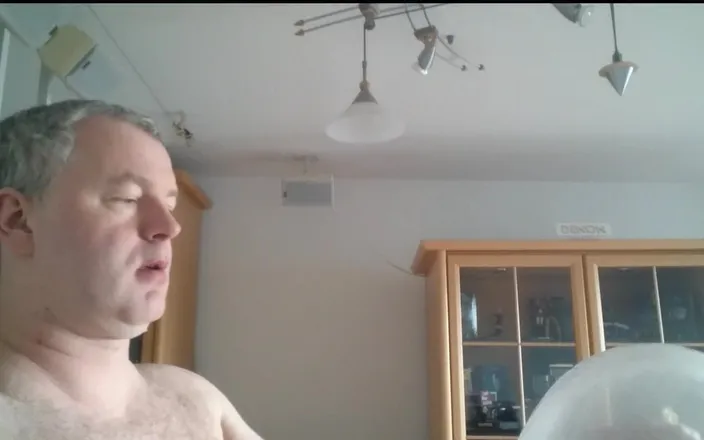 Carmen_Nylonjunge: The Blind Condom
