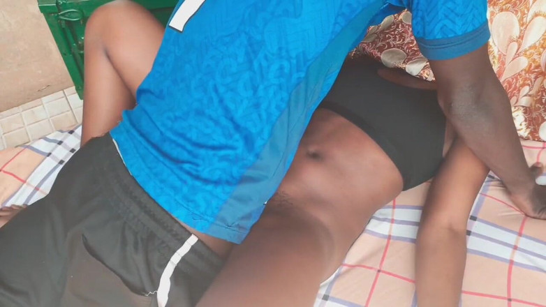 Loversinbed: Ta ugandyjska świętowanie Pozwól mi ją przelecieć jako fetysz
