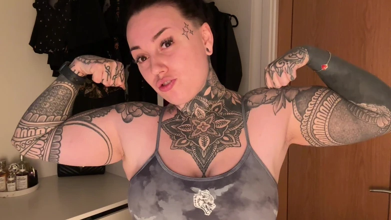 Miss Valentina: Worship My Muscles