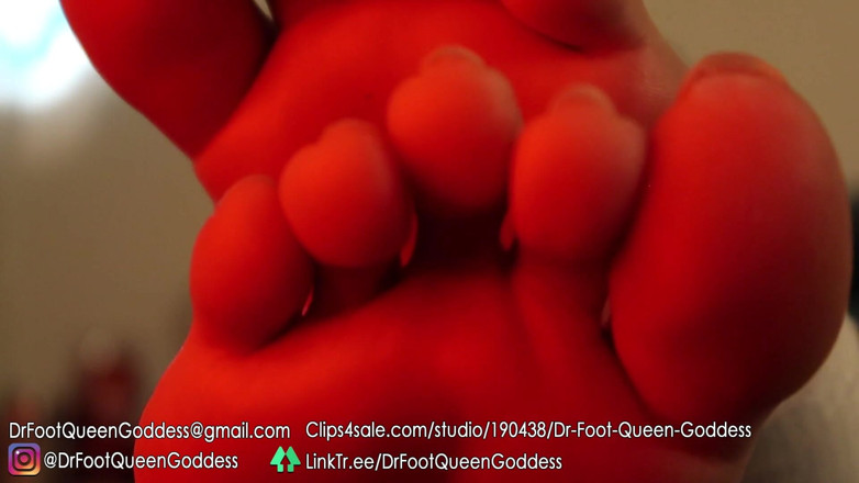 Dr. Foot Queen Goddess: Tapak kaki berbogel merah