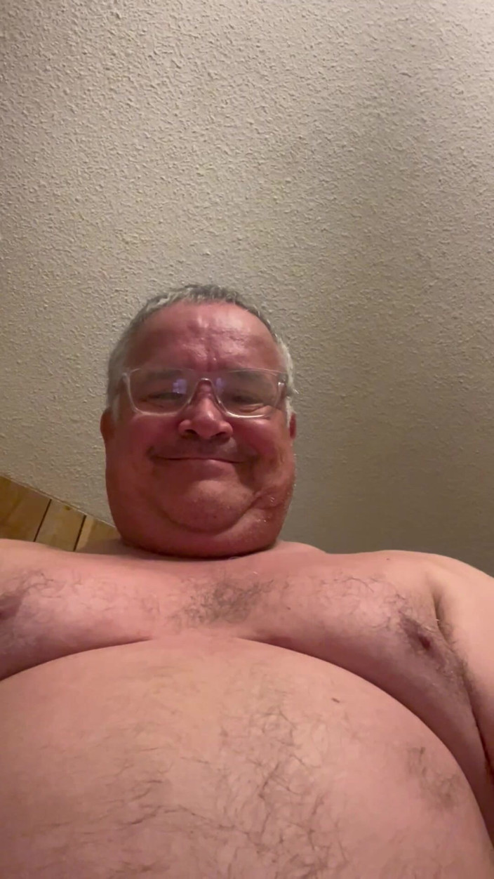 Gil: Man Nude in Bedroom
