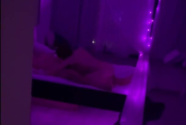 Curry: Rogacz szpieguje swoją żonę