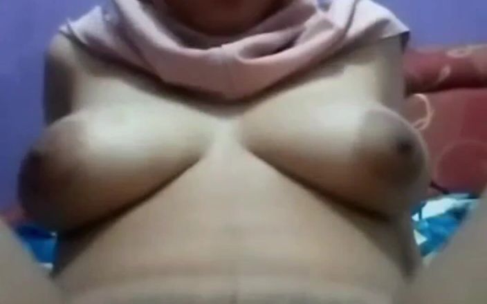 Jilbab69: Vagina hijab plug setelah mandi
