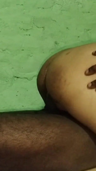 Indická desi milfka ošukaná jejím nevlastním synem v její těsné kundičce