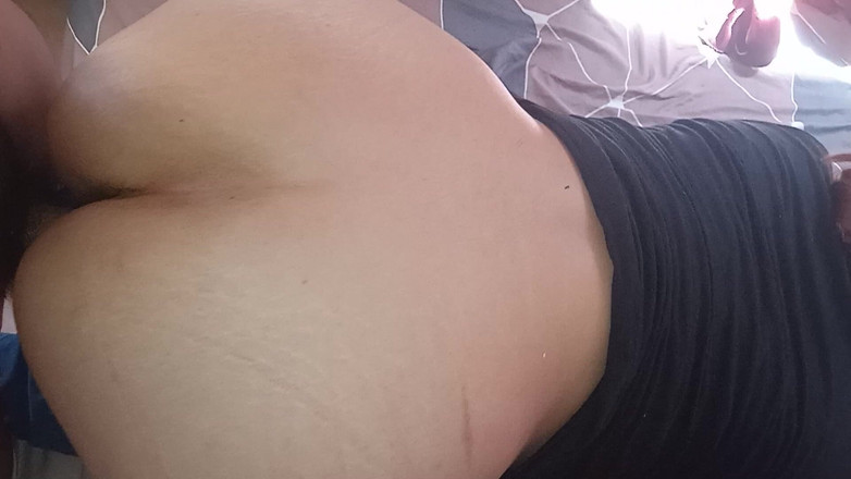 Eatrella j: Adicta al tik tok follada y no suelta el celular