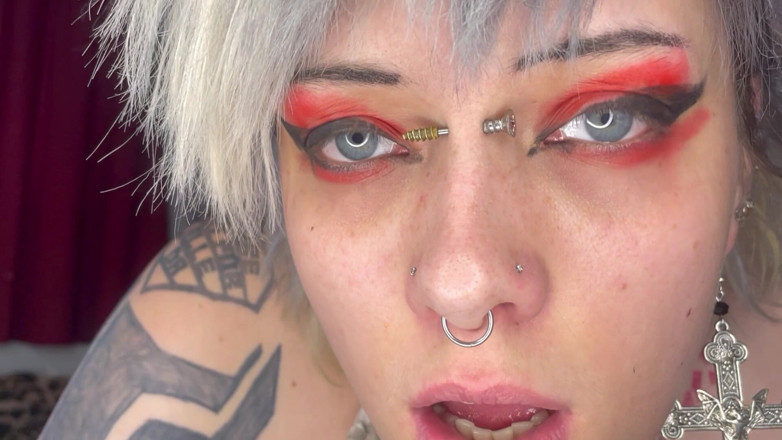 Glitterqueen1999: Sperma in mijn geklemde varkensneus! Joi neusfetisj