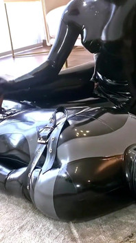 Cieco in bondage - Alex Latex